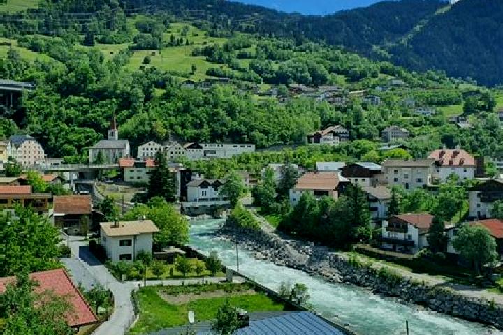 Aria, 23 — Escort in Pians, Austria