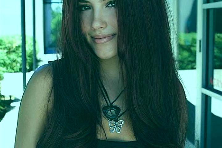 Aria, 24, a auburn dark-eyed latina companion based in Tornata. Offering Domination, Roleplay, Couples. Available for incall and outcall, day and evening dates.