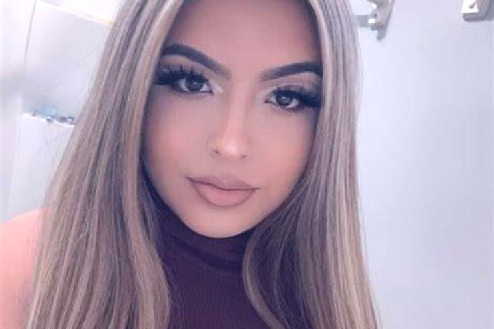 Aria, 24, a blonde amber-eyed latina companion based in Dymer. Offering CIM, 69, Erotic Massage, Dinner Date, Roleplay. Available for incall and outcall, day...