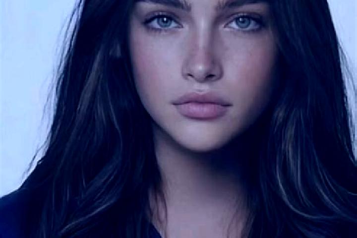 Aria, 24, a brunette blue-eyed mixed companion based in Hormoz. Offering GFE, Party Girl, Domination. Available for incall and outcall, day and evening dates.