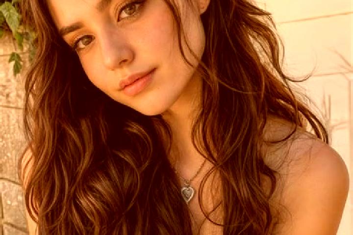 Aria, 24, a brunette hazel-eyed middle eastern companion based in Machipanda. Offering Couples, Deep French Kissing, Girlfriend Experience, Striptease. Avail...