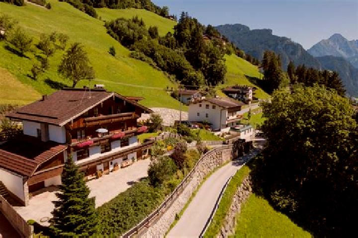 Aria, 24 — Escort in Hippach-Schwendberg, Austria