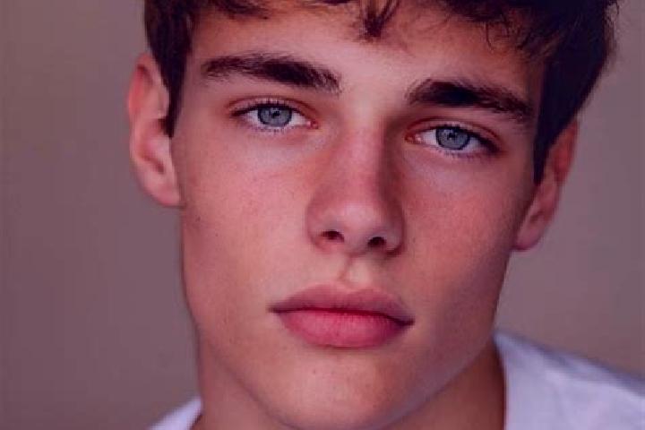 Aria, 25, a auburn brown-eyed caucasian companion based in Sevilla Don Bosco. Offering Overnight, Duos, CIM, Massage. Available for incall and outcall, day a...