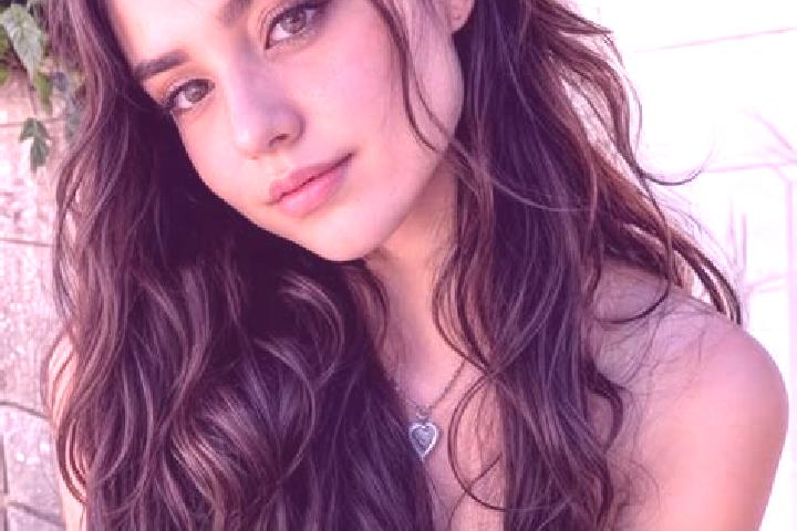 Aria, 25, a auburn hazel-eyed middle eastern companion based in Faraklata. Offering Domination, Dinner Date, Deep French Kissing. Available for incall and ou...