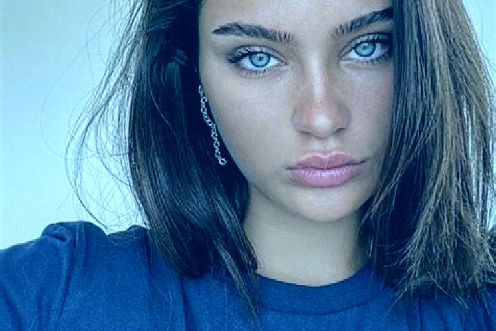 Aria, 25, a black dark-eyed caucasian companion based in Renfrew. Offering Erotic Massage, Striptease, Party Girl. Available for incall and outcall, overnigh...