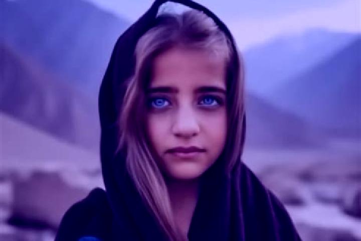 Aria, 25, a blonde grey-eyed middle eastern companion based in Taffuh. Offering Party Girl, Domination, Erotic Massage, CIM. Available for incall and outcall...