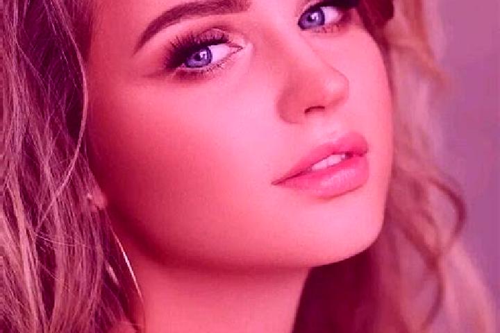 Aria, 25, a dark blonde blue-eyed middle eastern companion based in Gelendzhik. Offering Party Girl, BDSM, Roleplay, Girlfriend Experience, Overnight. Availa...
