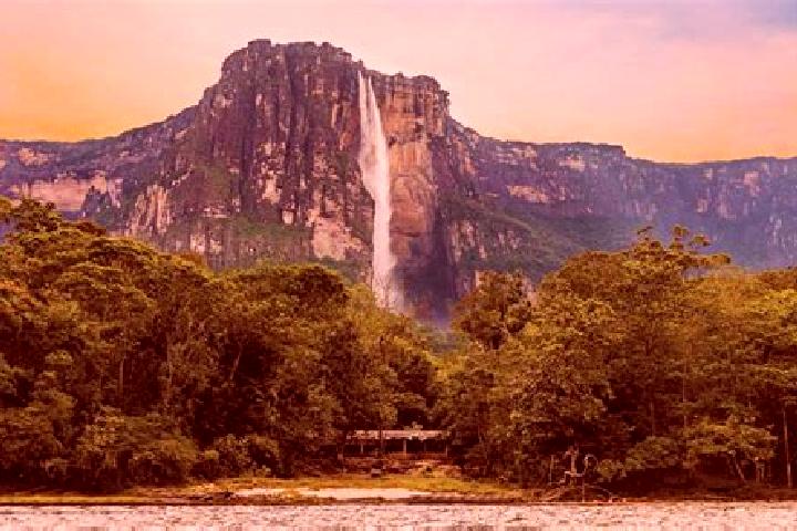 Aria, 25 — Escort in La Sabana, Venezuela