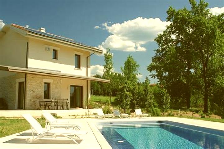 Aria, 25 — Escort in Petrignano, Italy