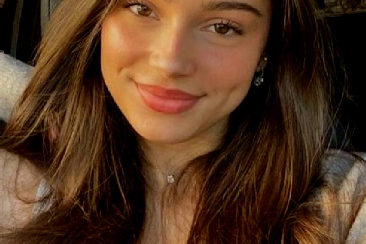 Aria, 26, a brunette hazel-eyed slavic companion based in Mount Jewett. Offering Couples, CIM, OWO. Available for incall and outcall, day and evening dates.