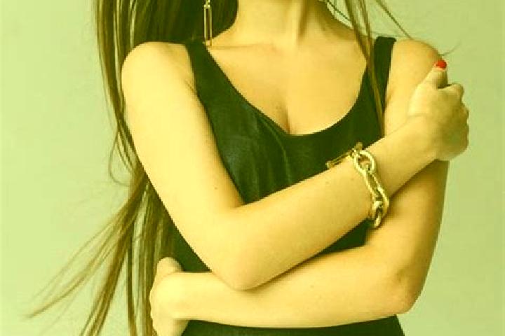 Aria, 26, a dark blonde dark-eyed caribbean companion based in Roeze-sur-Sarthe. Offering A-Level, Erotic Massage, Dinner Date. Available for incall and outc...
