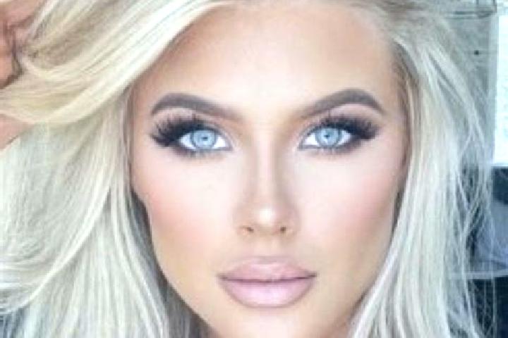 Aria, 26, a platinum blonde amber-eyed mediterranean companion based in Doukades. Offering Travel Companion, Dinner Date, Couples, Massage. Available for inc...