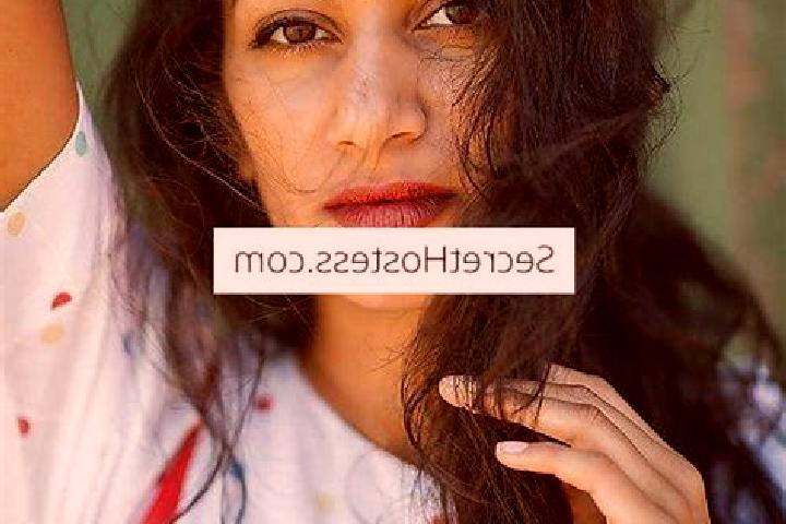 Aria, 26, a red brown-eyed indian companion based in Honolulu. Offering CIM, Erotic Massage, Fetish. Available for incall and outcall, overnight bookings ava...