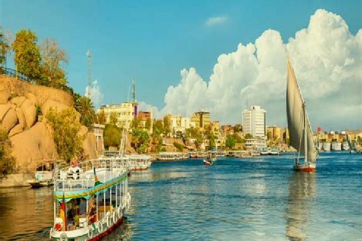 Aria, 26 — Escort in Az Zayniyah Qibli, Egypt