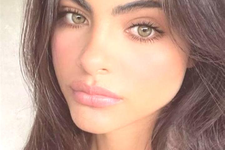 Aria, 27, a auburn hazel-eyed middle eastern companion based in Vaksdal. Offering OWO, Deep French Kissing, Erotic Massage. Available for incall and outcall,...