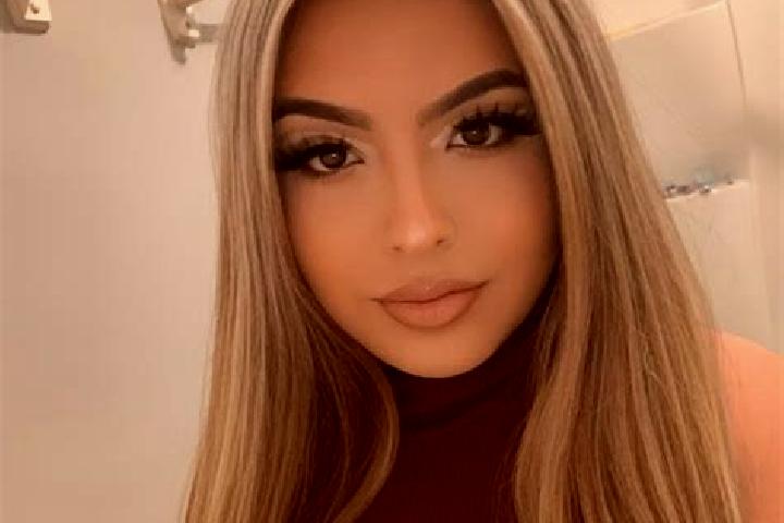 Aria, 27, a blonde amber-eyed latina companion based in Tatev. Offering Deep French Kissing, Massage, OWO. Available for incall and outcall, overnight bookin...