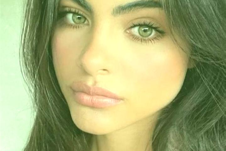 Aria, 27, a brunette brown-eyed indian companion based in Pirayiri. Offering CIM, Tantra, A-Level. Available for incall and outcall, day and evening dates.