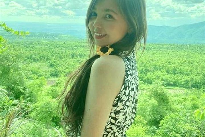 Aria, 27, a red blue-eyed mediterranean companion based in Pyin Oo Lwin. Offering Fetish, Overnight, Prostate Massage, Duos. Available for incall and outcall...