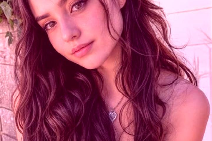 Aria, 28, a auburn brown-eyed middle eastern companion based in Precy-sous-Thil. Offering OWO, Striptease, Girlfriend Experience, Couples, GFE. Available for...