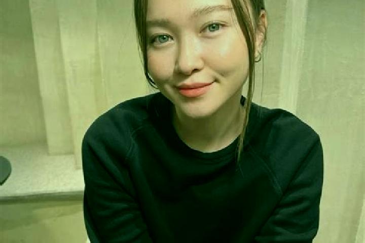 Aria, 28, a chestnut blue-eyed asian companion based in Badr al-Janub. Offering Overnight, Dinner Date, Party Girl. Available for incall and outcall, day and...