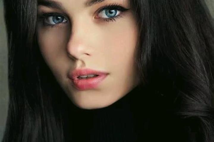 Aria, 28, a red grey-eyed slavic companion based in Batukarut. Offering OWO, Fetish, A-Level, Dinner Date. Available for incall and outcall, day and evening ...