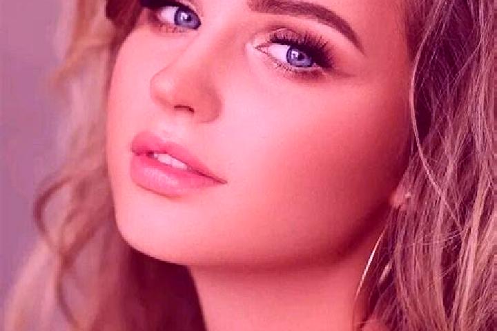 Aria, 29, a dark blonde blue-eyed caribbean companion based in Villanueva de la Jara. Offering OWO, Fetish, 69, Tantra, BDSM. Available for incall and outcal...