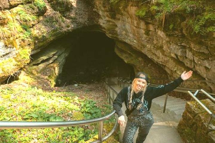 Aria, 29 — Escort in Cave City, United States