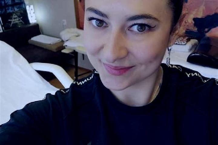Aria, 30, a black hazel-eyed mixed companion based in Bad Nenndorf. Offering A-Level, Travel Companion, Girlfriend Experience, Erotic Massage. Available for ...