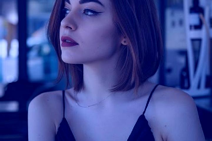 Aria, 31, a auburn brown-eyed caucasian companion based in Bloenduos. Offering Deep French Kissing, Erotic Massage, Striptease. Available for incall and outc...