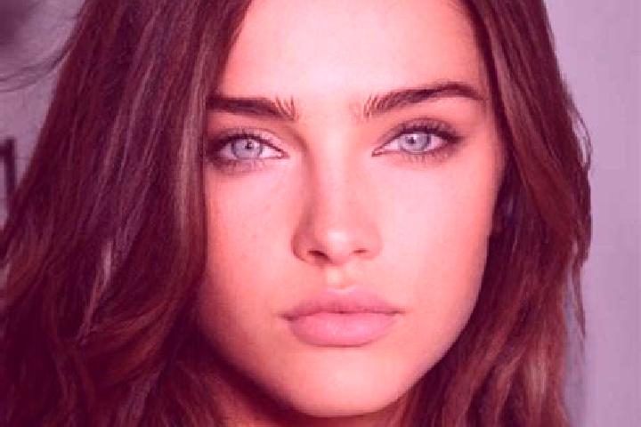 Aria, 31, a brunette blue-eyed latina companion based in Castanheira de Pera. Offering Dinner Date. Available for incall and outcall, day and evening dates.