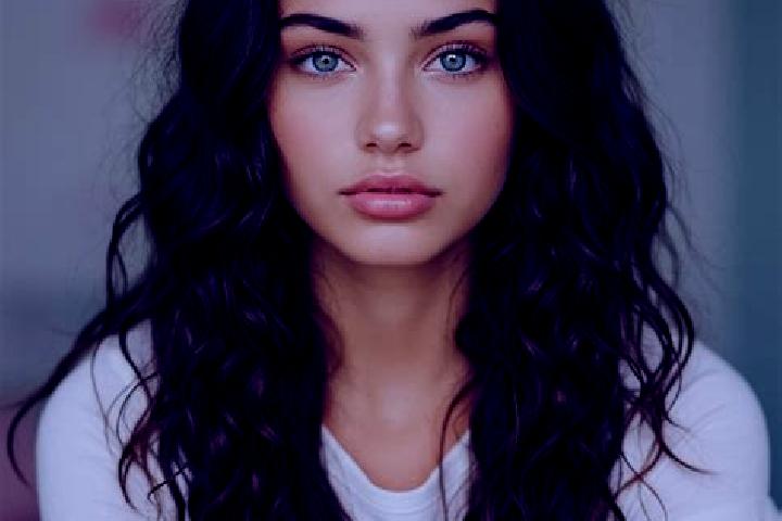 Aria, 31, a brunette grey-eyed mediterranean companion based in Pona Alta. Offering Girlfriend Experience, Dinner Date, Duos, Erotic Massage. Available for i...