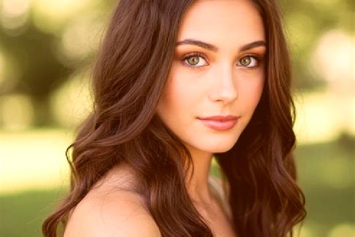 Aria, 31, a brunette hazel-eyed caucasian companion based in Haslett. Offering Massage, Striptease, Couples, CIM. Available for incall and outcall, day and e...