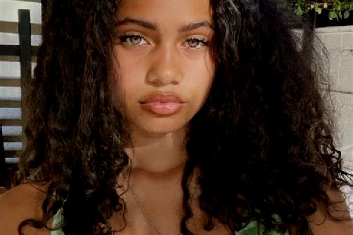 Aria, 31, a chestnut green-eyed mixed companion based in Bably. Offering A-Level, Massage, Party Girl, GFE. Available for incall and outcall, overnight booki...