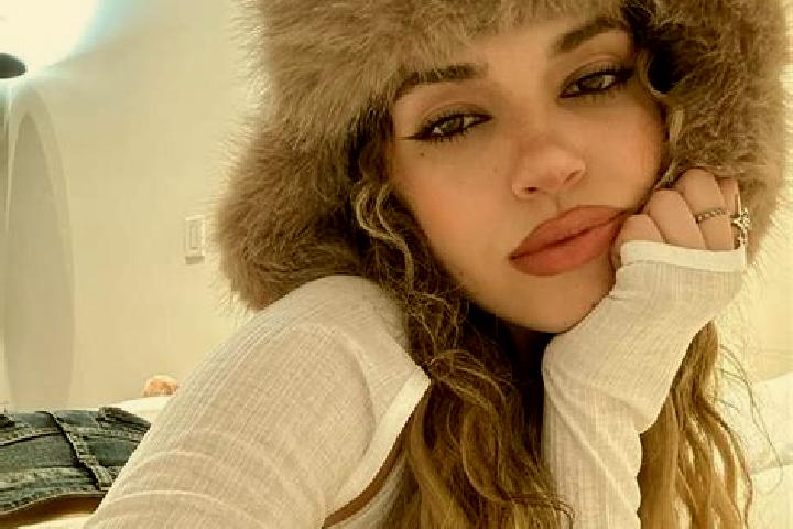 Aria, 31 — Escort in Manon, Spain