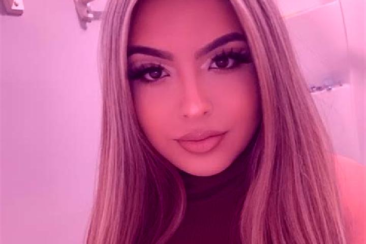 Aria, 32, a blonde dark-eyed latina companion based in Dar Chaoui. Offering Fetish, OWO, Overnight, Massage. Available for incall and outcall, day and evenin...