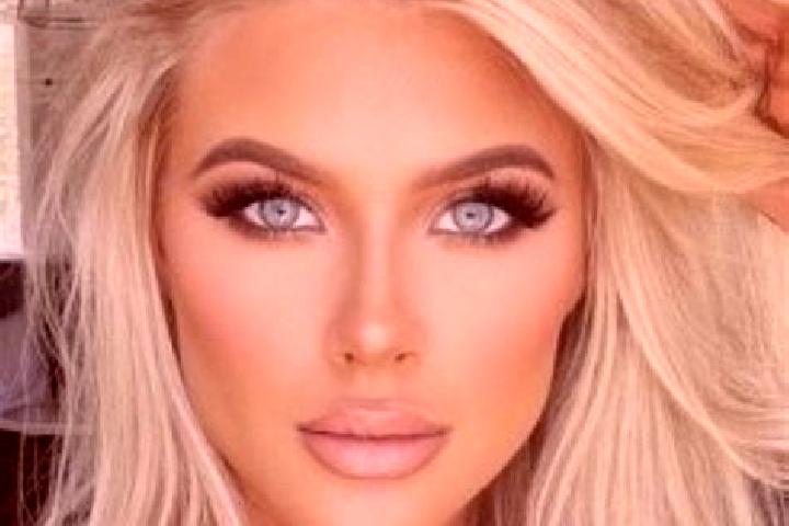 Aria, 32, a platinum blonde hazel-eyed latina companion based in Charles North. Offering Massage, A-Level. Available for incall and outcall, overnight bookin...