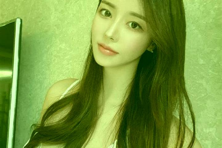 Aria, 32 — Escort in Lefengzhen, China