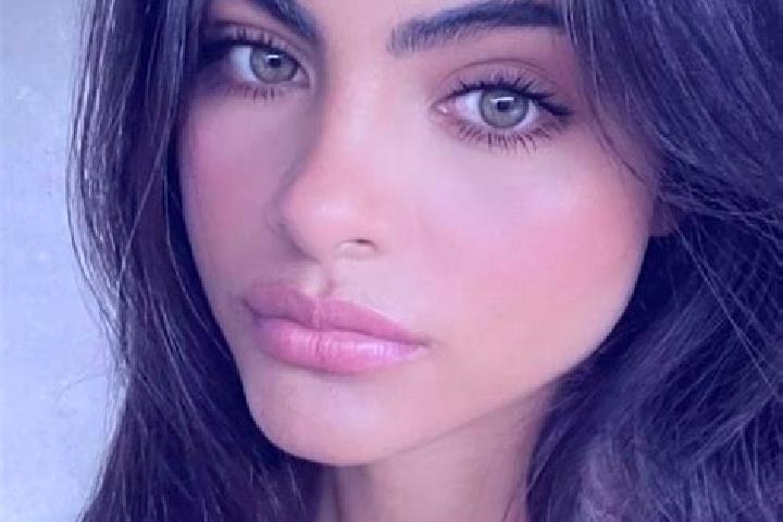 Aria, 33, a black hazel-eyed caucasian companion based in Mantiquil. Offering CIM, Overnight, Tantra. Available for incall and outcall, day and evening dates.