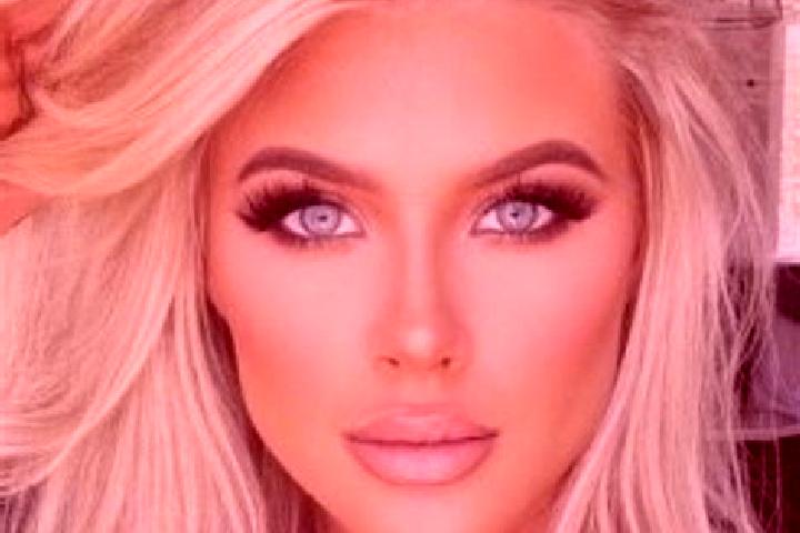 Aria, 33, a platinum blonde amber-eyed mixed companion based in Komyshivka. Offering Domination, BDSM, Striptease, Erotic Massage. Available for incall and o...