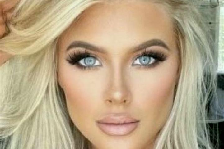 Aria, 33, a platinum blonde dark-eyed caribbean companion based in Carnelian Bay. Offering Erotic Massage, CIM, Duos. Available for incall and outcall, day a...