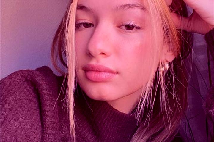 Aria, 34, a blonde brown-eyed asian companion based in Vrnograc. Offering Couples, Duos, Massage, Roleplay. Available for incall and outcall, day and evening...