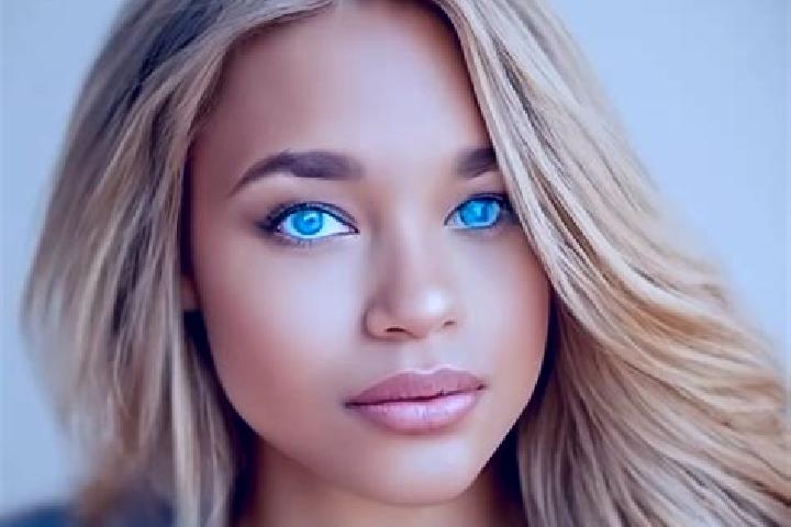 Aria, 34, a dark blonde blue-eyed latina companion based in Gouda. Offering OWO, CIM, Couples. Available for incall and outcall, overnight bookings available.