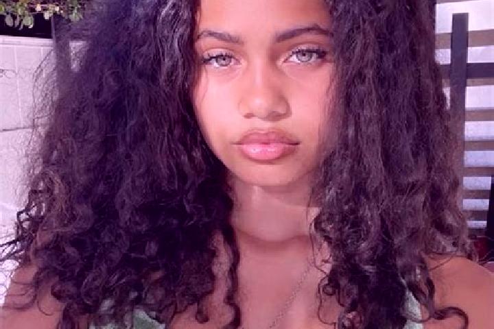 Aria, 34, a red green-eyed mixed companion based in Csillaghegy. Offering CIM, GFE, Deep French Kissing. Available for incall and outcall, overnight bookings...