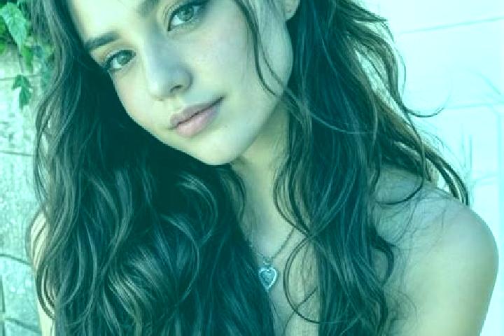 Aria, 35, a auburn brown-eyed indian companion based in Aduthurai. Offering Domination, Roleplay, Travel Companion, Deep French Kissing, Party Girl. Availabl...