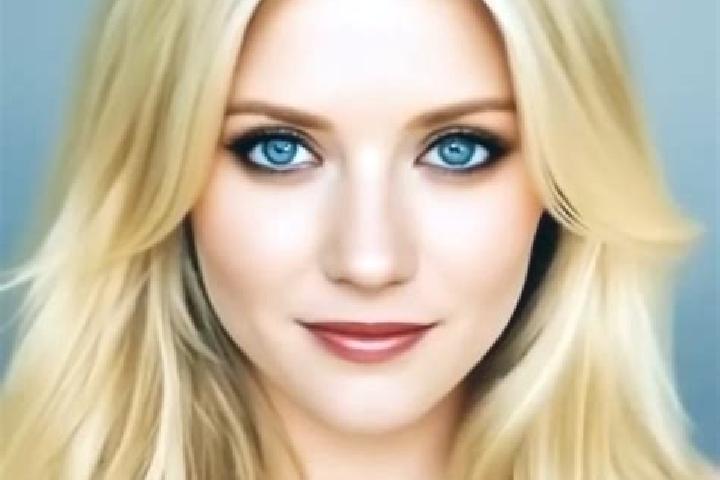 Aria, 35, a blonde dark-eyed caucasian companion based in Paull. Offering BDSM, CIM, Massage, Erotic Massage. Available for incall and outcall, day and eveni...