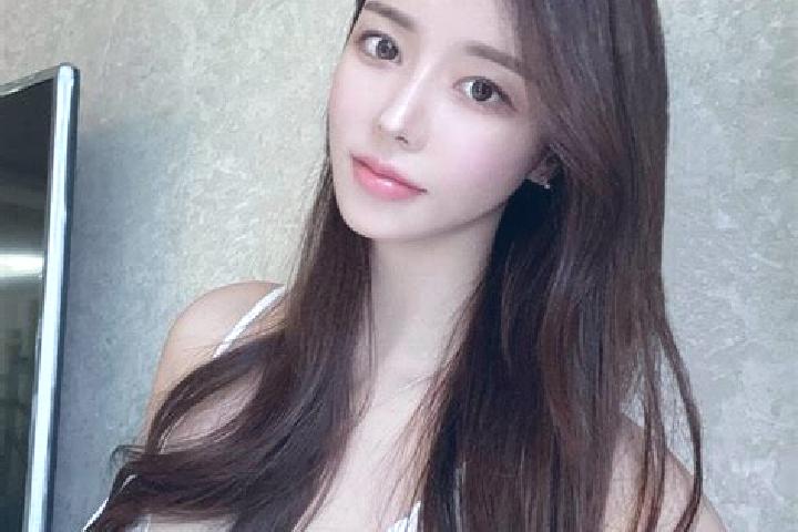 Aria, 35 — Escort in Kaoshan, China