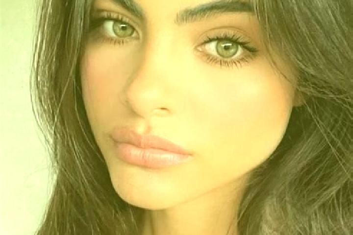 Aria, 36, a auburn dark-eyed middle eastern companion based in Bercham. Offering Domination, Couples, Erotic Massage, Striptease. Available for incall and ou...