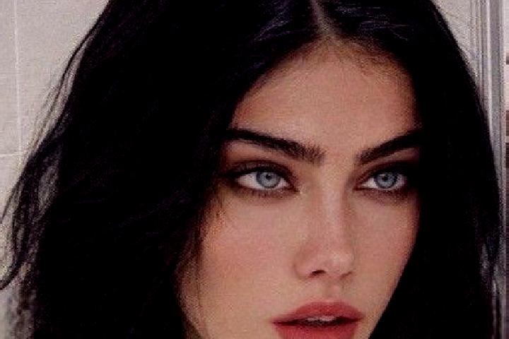Aria, 36, a chestnut grey-eyed caucasian companion based in Ollomont. Offering Erotic Massage, Party Girl, 69, OWO. Available for incall and outcall, day and...
