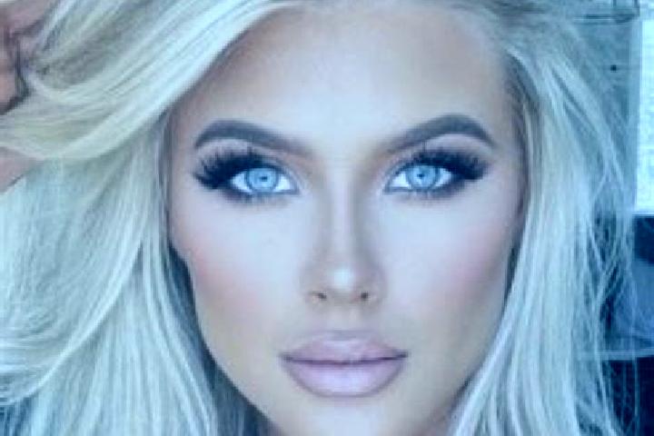 Aria, 36, a platinum blonde hazel-eyed mixed companion based in Paradera. Offering Overnight, Roleplay, Domination, Dinner Date. Available for incall and out...