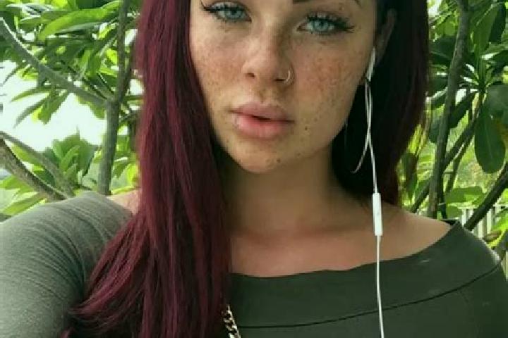 Aria, 36, a red amber-eyed indian companion based in Krummnussbaum an der Donauuferbahn. Offering Massage, GFE, 69, Roleplay, Girlfriend Experience. Availabl...